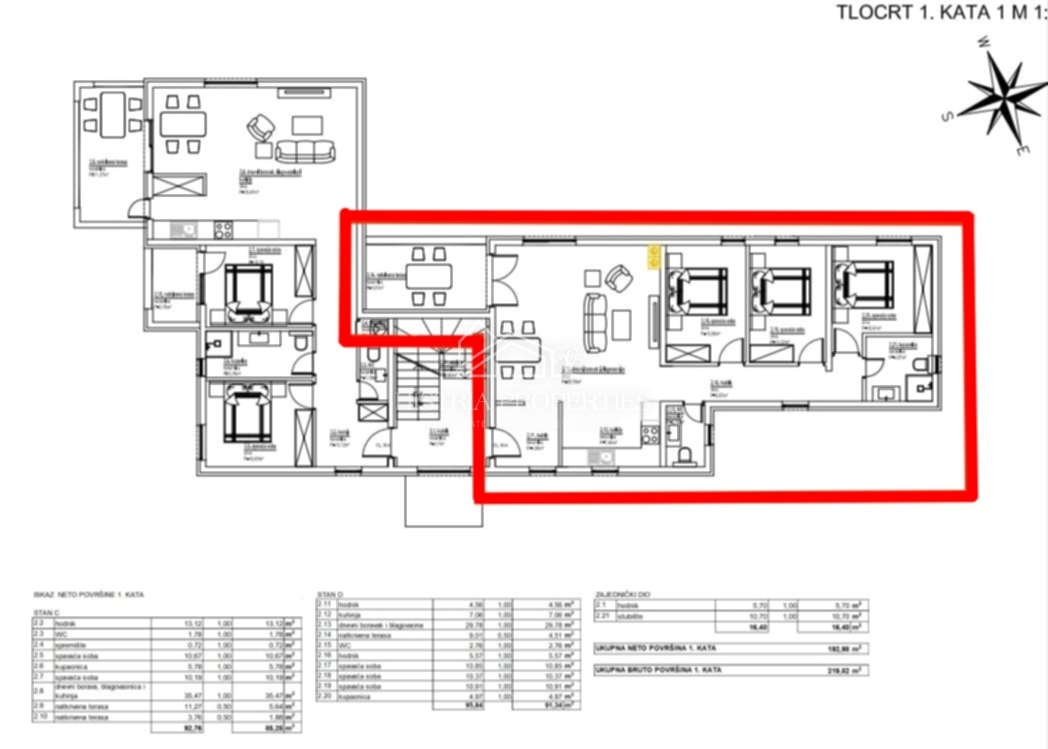 Appartamento con terrazza in un edificio di nuova costruzione in una posizione attraente a 900 metri dalla spiaggia