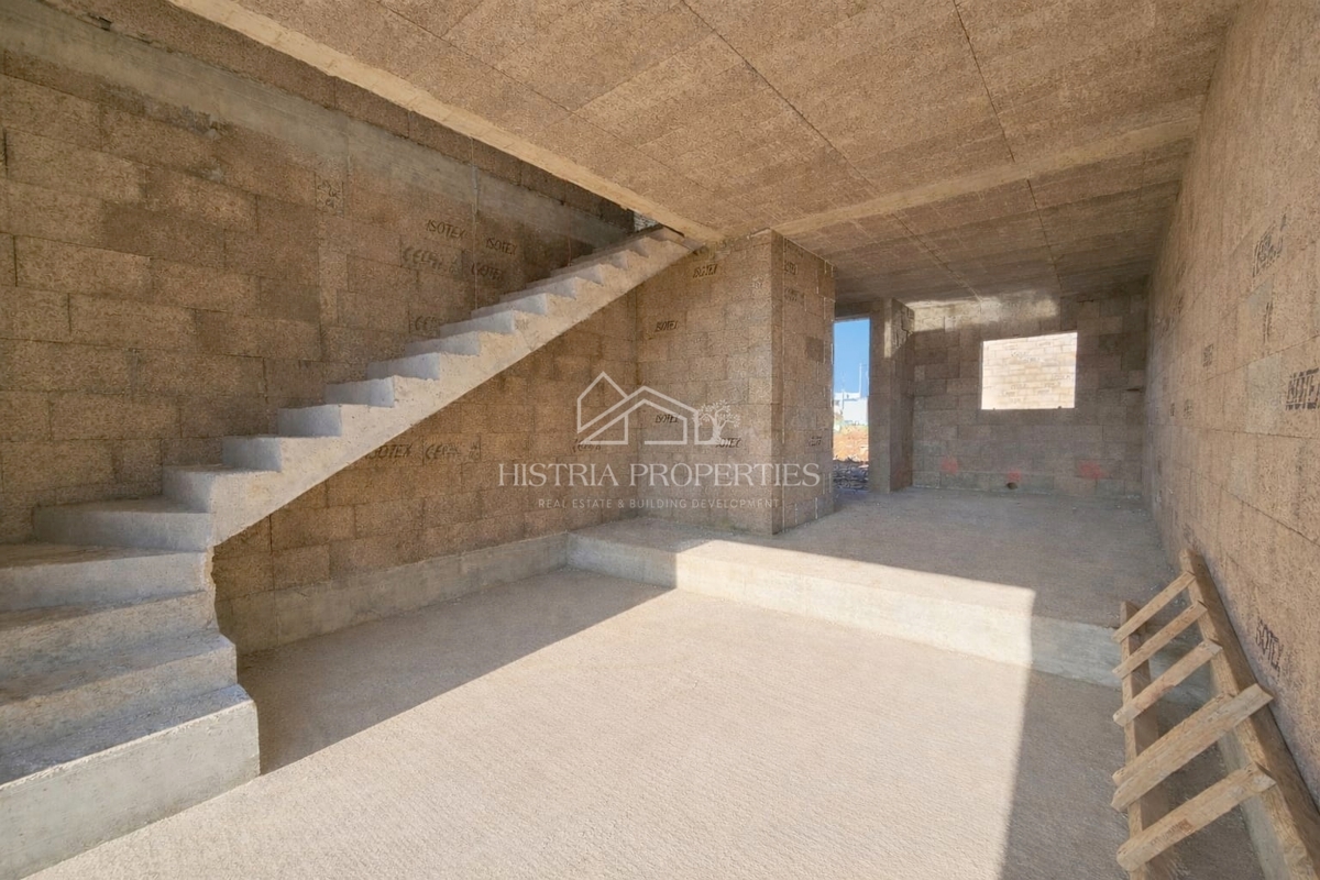 Casa di altissima qualità con piscina e vista mare