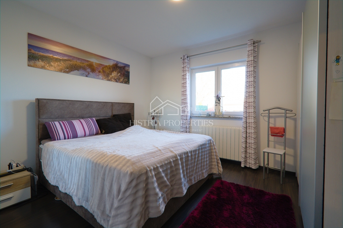 Una location idilliaca per una vacanza perfetta con piscina riscaldata e una casa completamente attrezzata su un ampio terreno