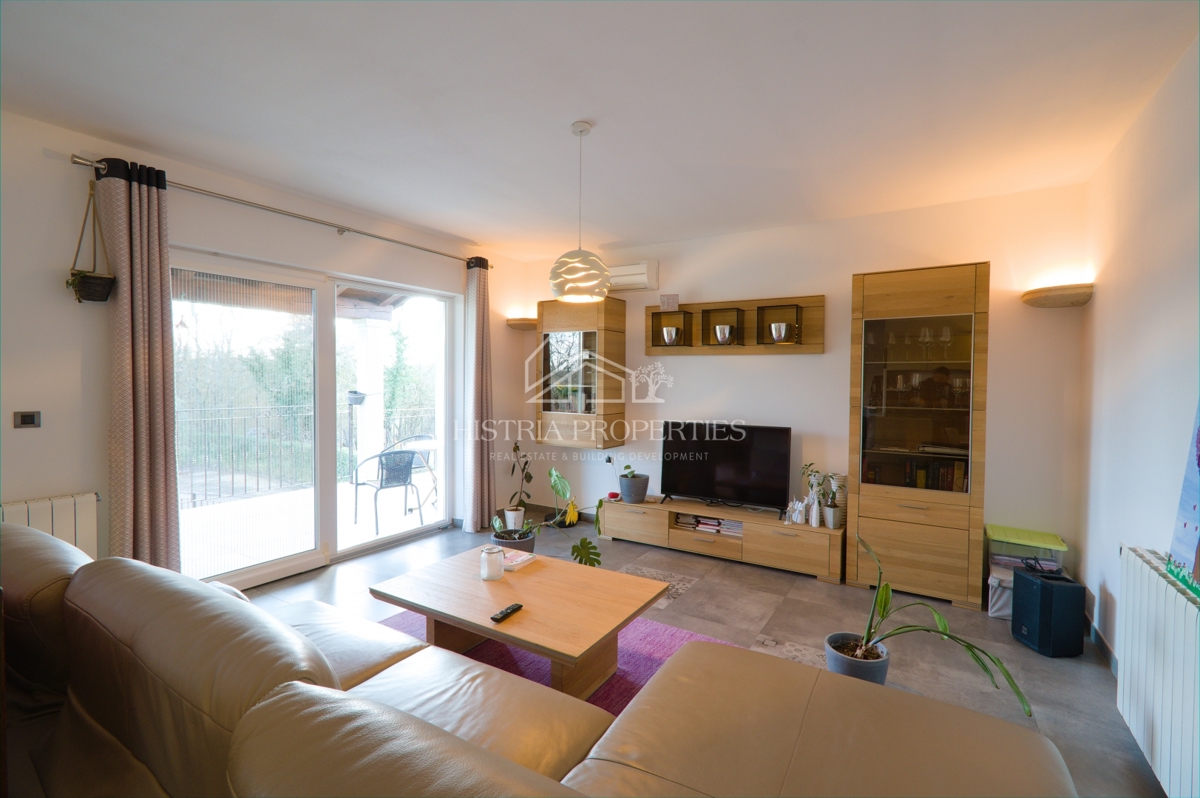 Una location idilliaca per una vacanza perfetta con piscina riscaldata e una casa completamente attrezzata su un ampio terreno