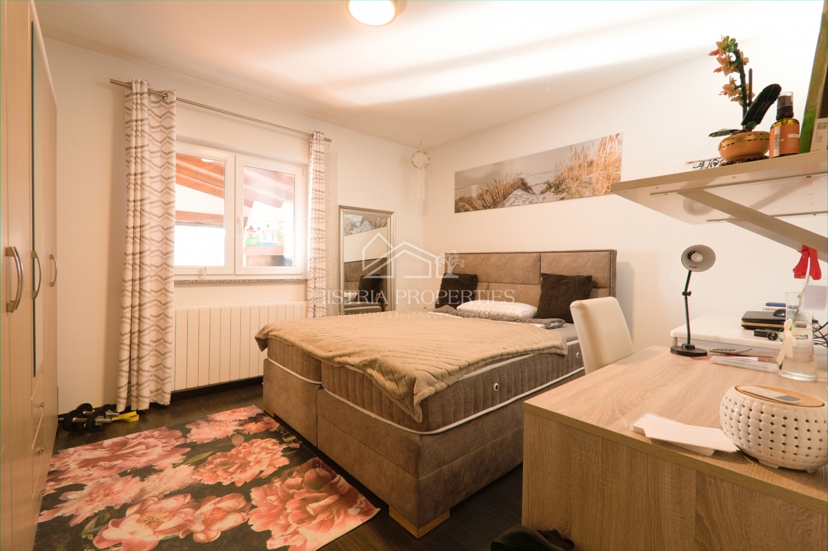 Una location idilliaca per una vacanza perfetta con piscina riscaldata e una casa completamente attrezzata su un ampio terreno