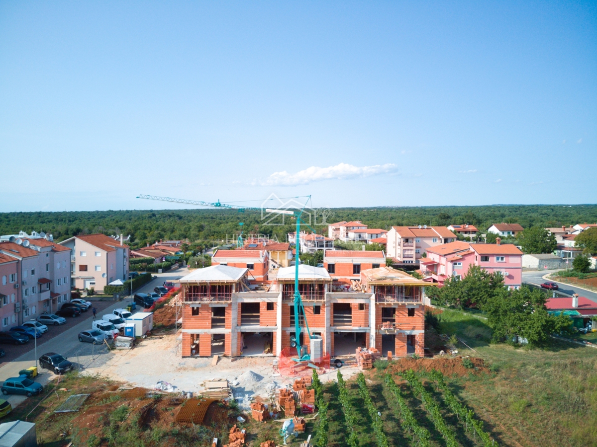 Una storia tradizionale istriana e una grande casa a schiera a 2 km da Parenzo