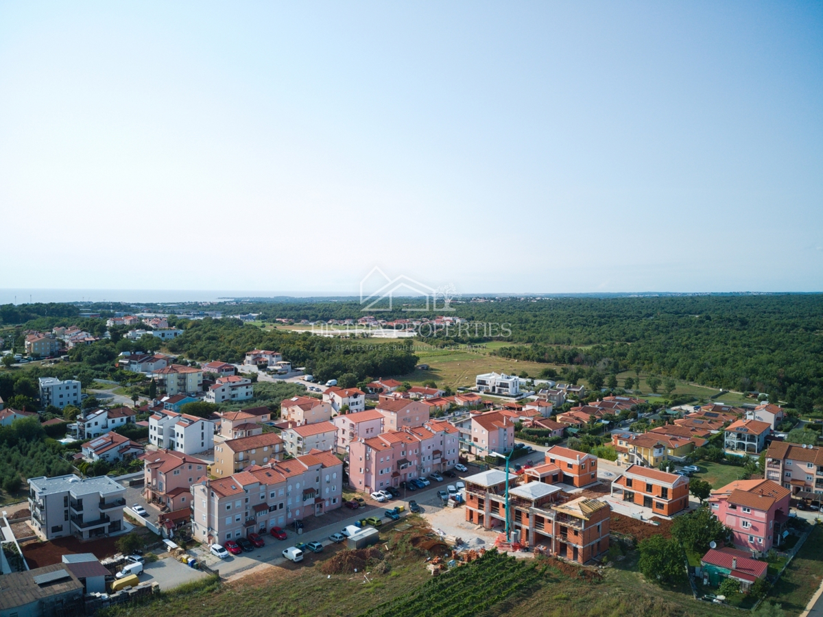 Una storia tradizionale istriana e una grande casa a schiera a 2 km da Parenzo