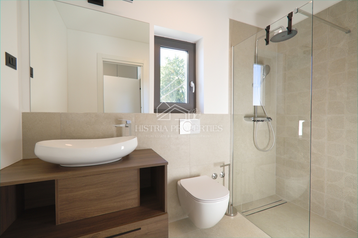 Una villa di lusso unica con vista sull'intero Golfo del Quarnero che catturerà la vostra attenzione vicino a Opatija