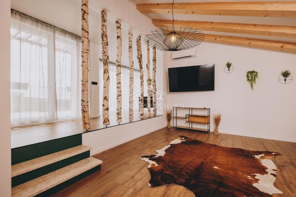 Una posizione tranquilla immersa nel verde e una nuova casa completamente attrezzata con piscina