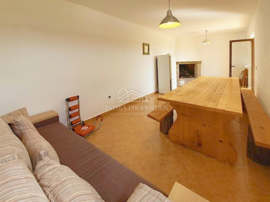 Vista mare con piscina in comune e casa attrezzata per una piacevole vacanza