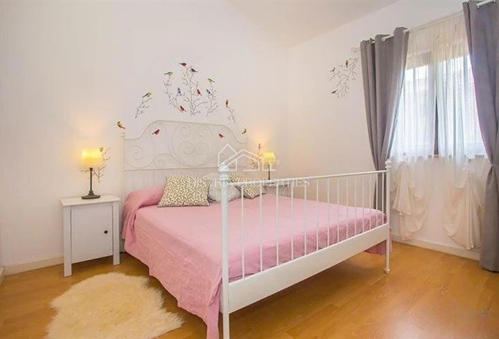 Vista mare con piscina in comune e casa attrezzata per una piacevole vacanza