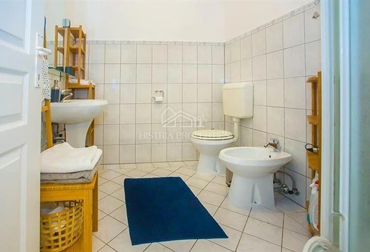 Vista mare con piscina in comune e casa attrezzata per una piacevole vacanza