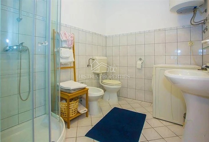 Vista mare con piscina in comune e casa attrezzata per una piacevole vacanza