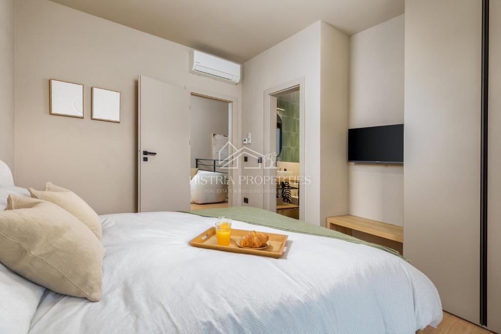 Villa di design arredata con cura nel centro di un luogo popolato vicino a Parenzo