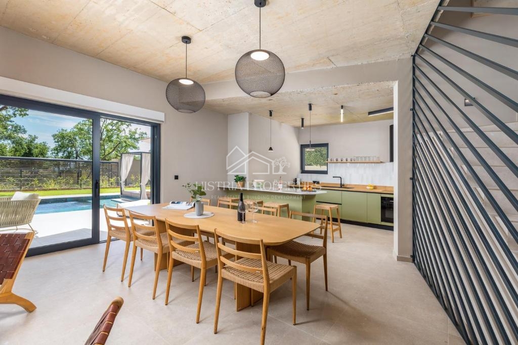 Villa di design arredata con cura nel centro di un luogo popolato vicino a Parenzo