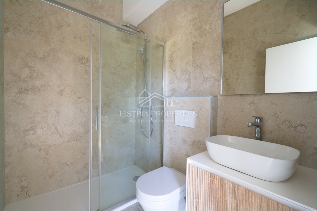 Appartamento di nuova costruzione con ingresso indipendente e giardino a 3,5 km dal mare