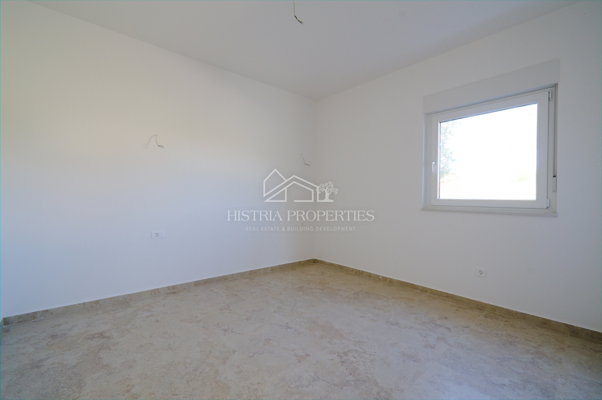 Appartamento di nuova costruzione con ingresso indipendente e giardino a 3,5 km dal mare