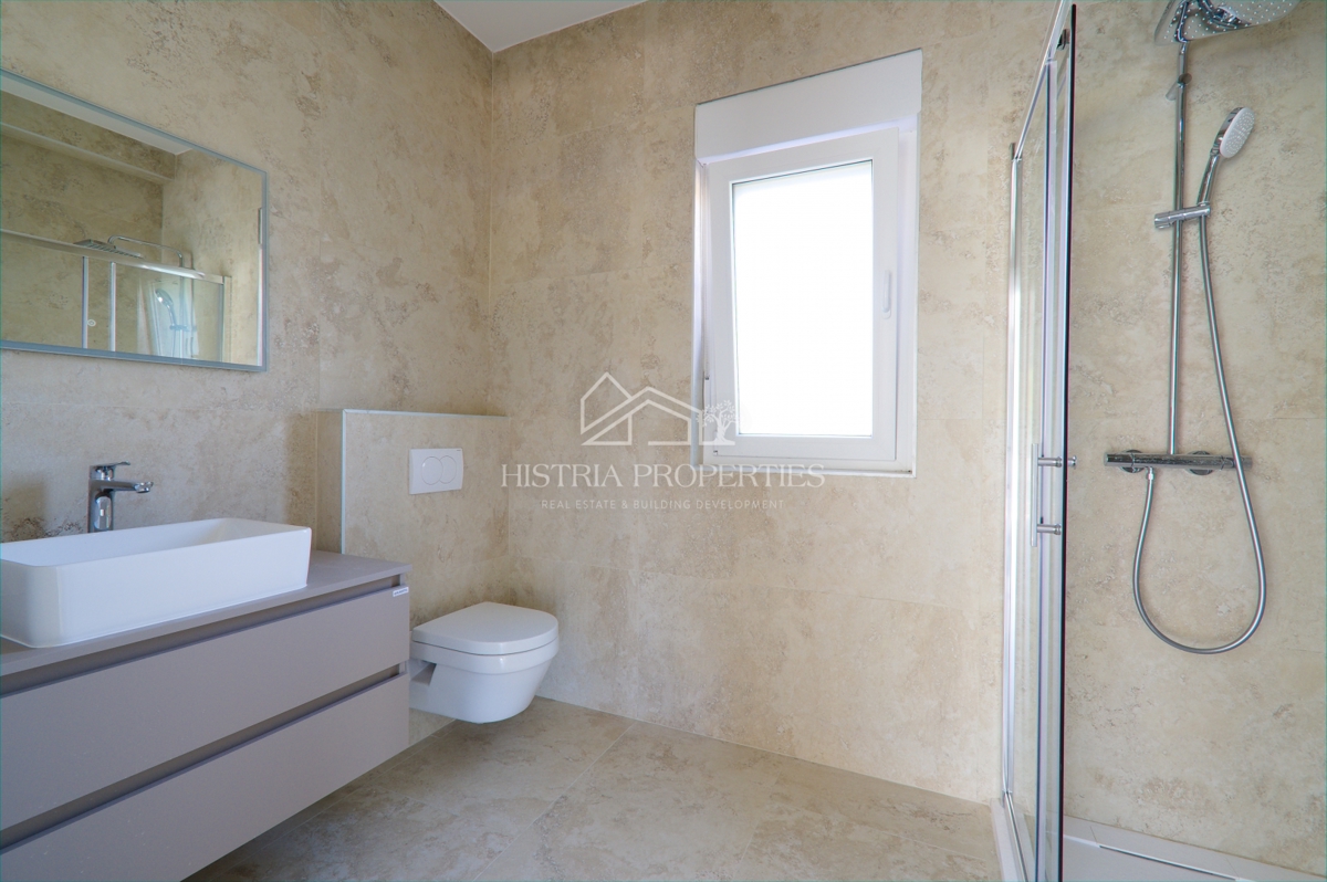 Appartamento di nuova costruzione con ingresso indipendente e giardino a 3,5 km dal mare