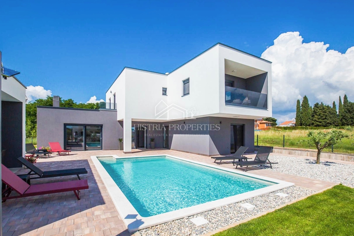 Una nuova villa dal design moderno, completamente attrezzata, in una posizione ricercata