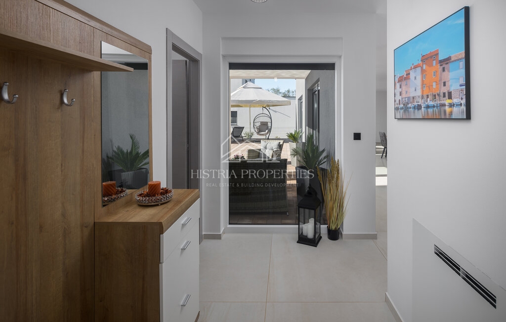 Una nuova villa dal design moderno, completamente attrezzata, in una posizione ricercata