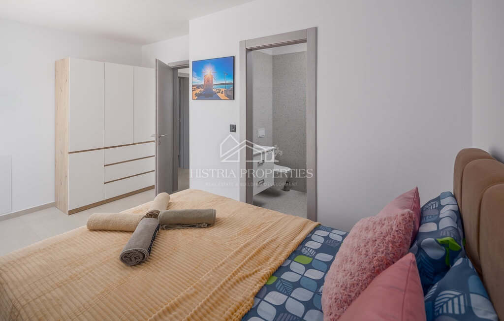 Una nuova villa dal design moderno, completamente attrezzata, in una posizione ricercata