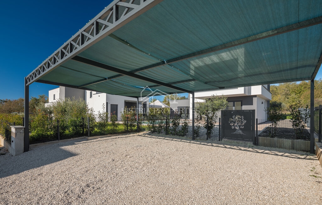 Una nuova villa dal design moderno, completamente attrezzata, in una posizione ricercata