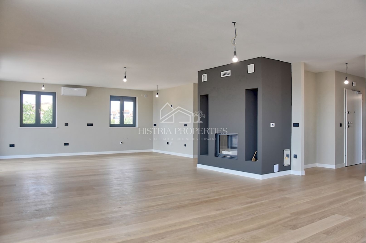 Penthouse che ha tutto in una posizione privilegiata a Parenzo per un soggiorno da sogno