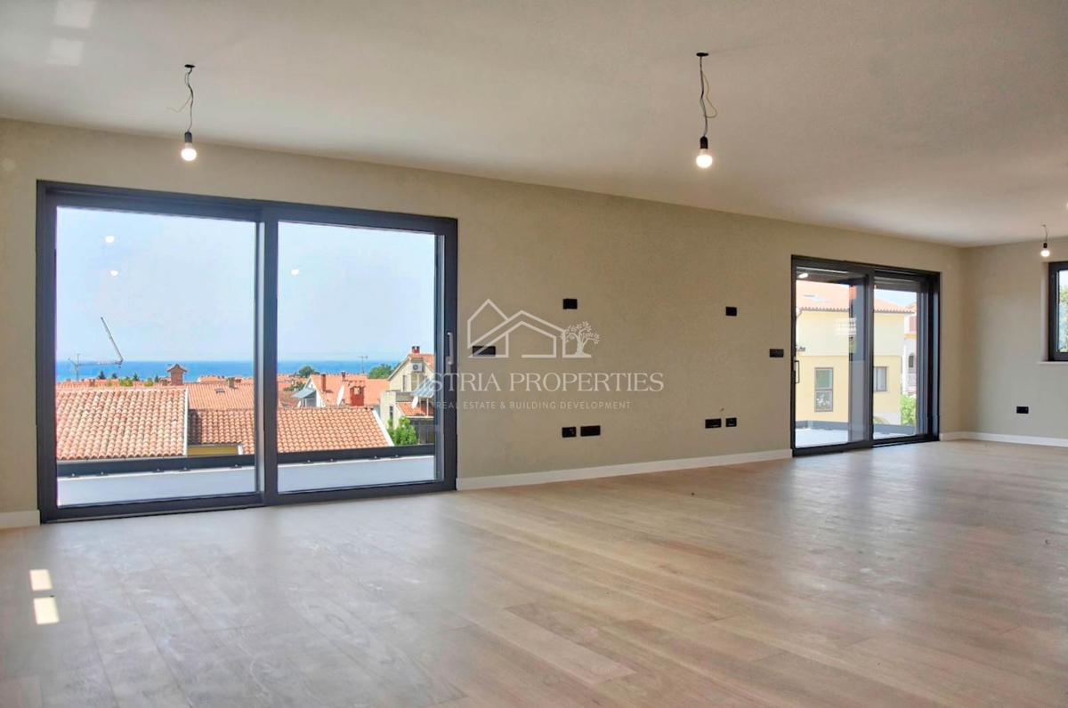 Penthouse che ha tutto in una posizione privilegiata a Parenzo per un soggiorno da sogno