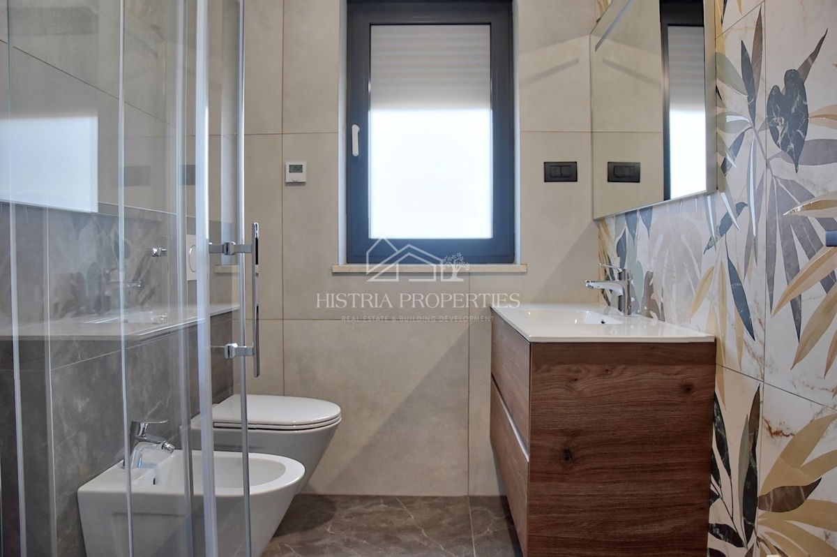 Penthouse che ha tutto in una posizione privilegiata a Parenzo per un soggiorno da sogno