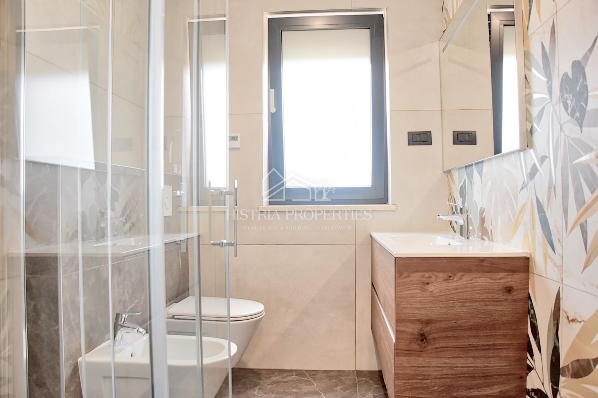 Penthouse che ha tutto in una posizione privilegiata a Parenzo per un soggiorno da sogno