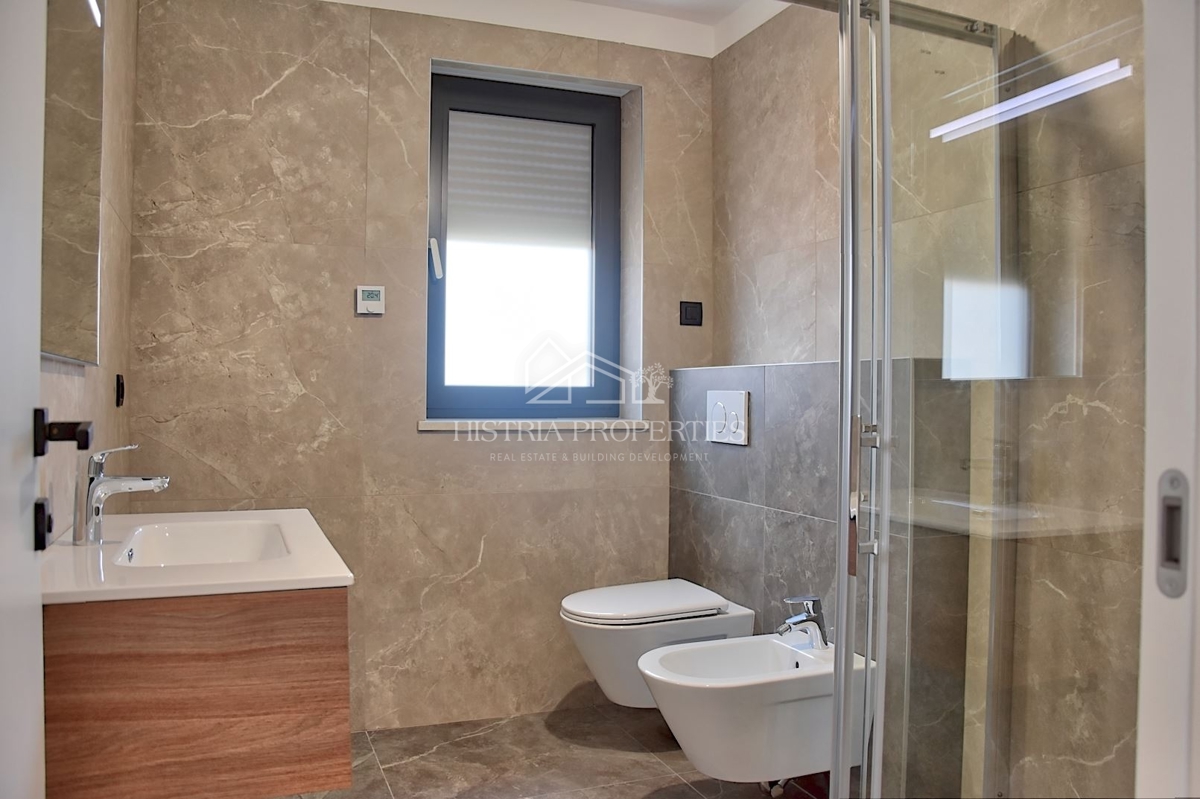 Penthouse che ha tutto in una posizione privilegiata a Parenzo per un soggiorno da sogno