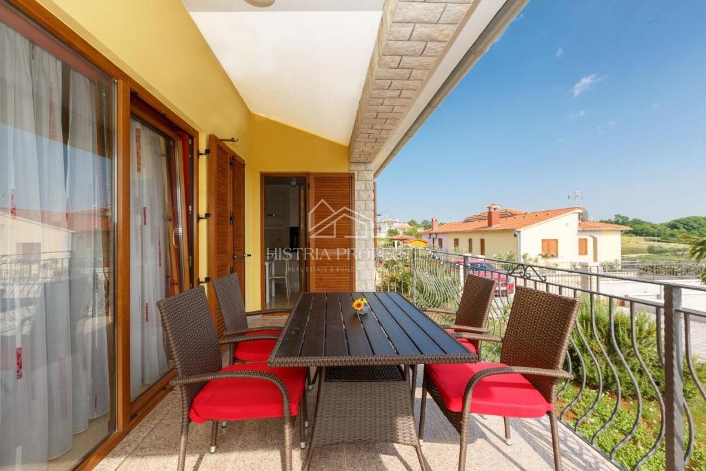 Casa unifamiliare splendidamente arredata con piscina e ampio giardino