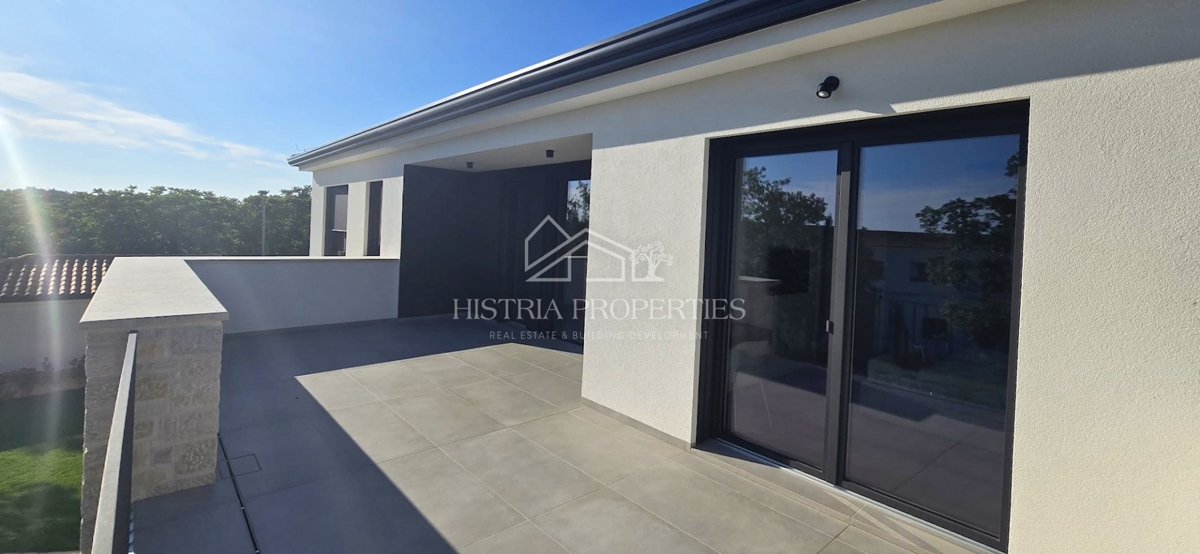 Extremely high-quality and modern house surrounded by the scent of nature, fully furnished and equipped