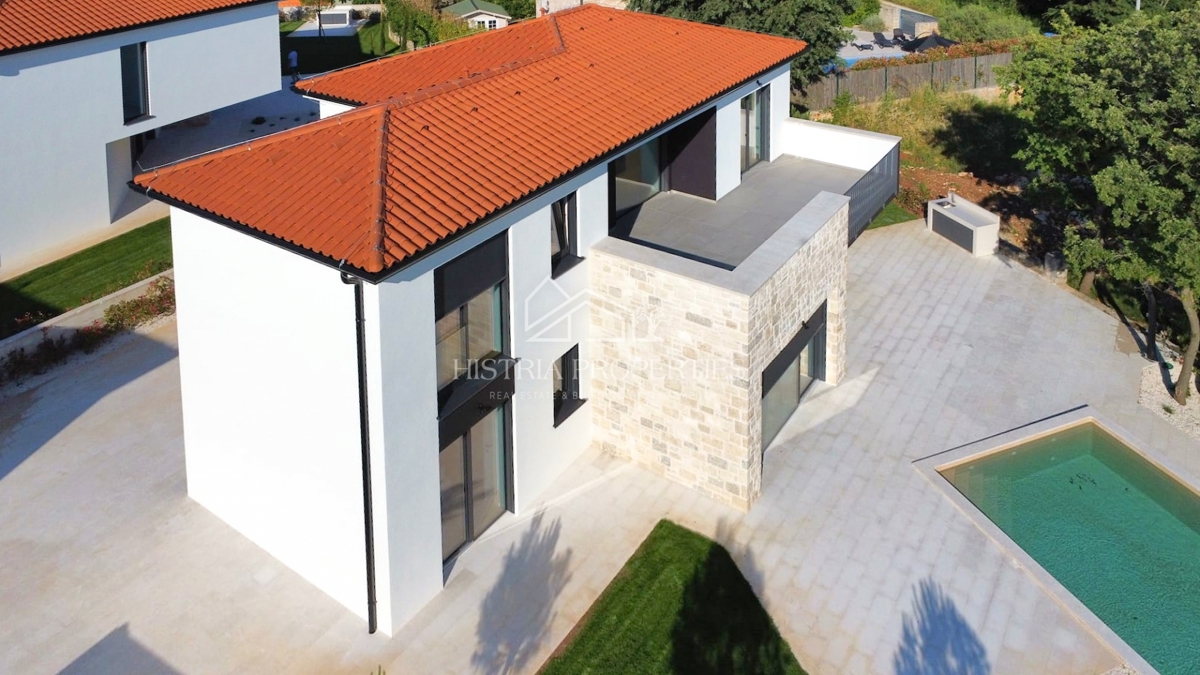 Extremely high-quality and modern house surrounded by the scent of nature, fully furnished and equipped