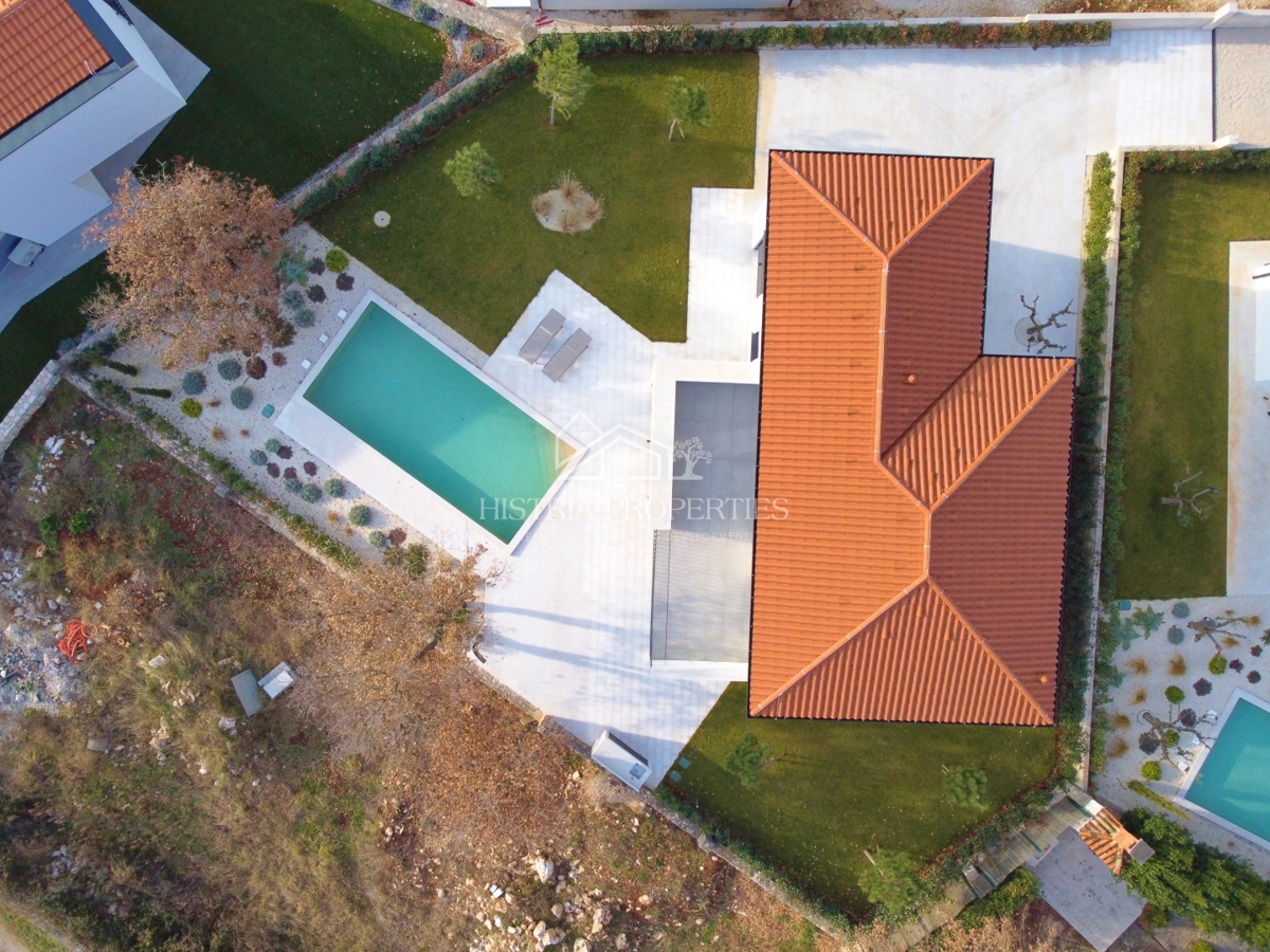 Extremely high-quality and modern house surrounded by the scent of nature, fully furnished and equipped