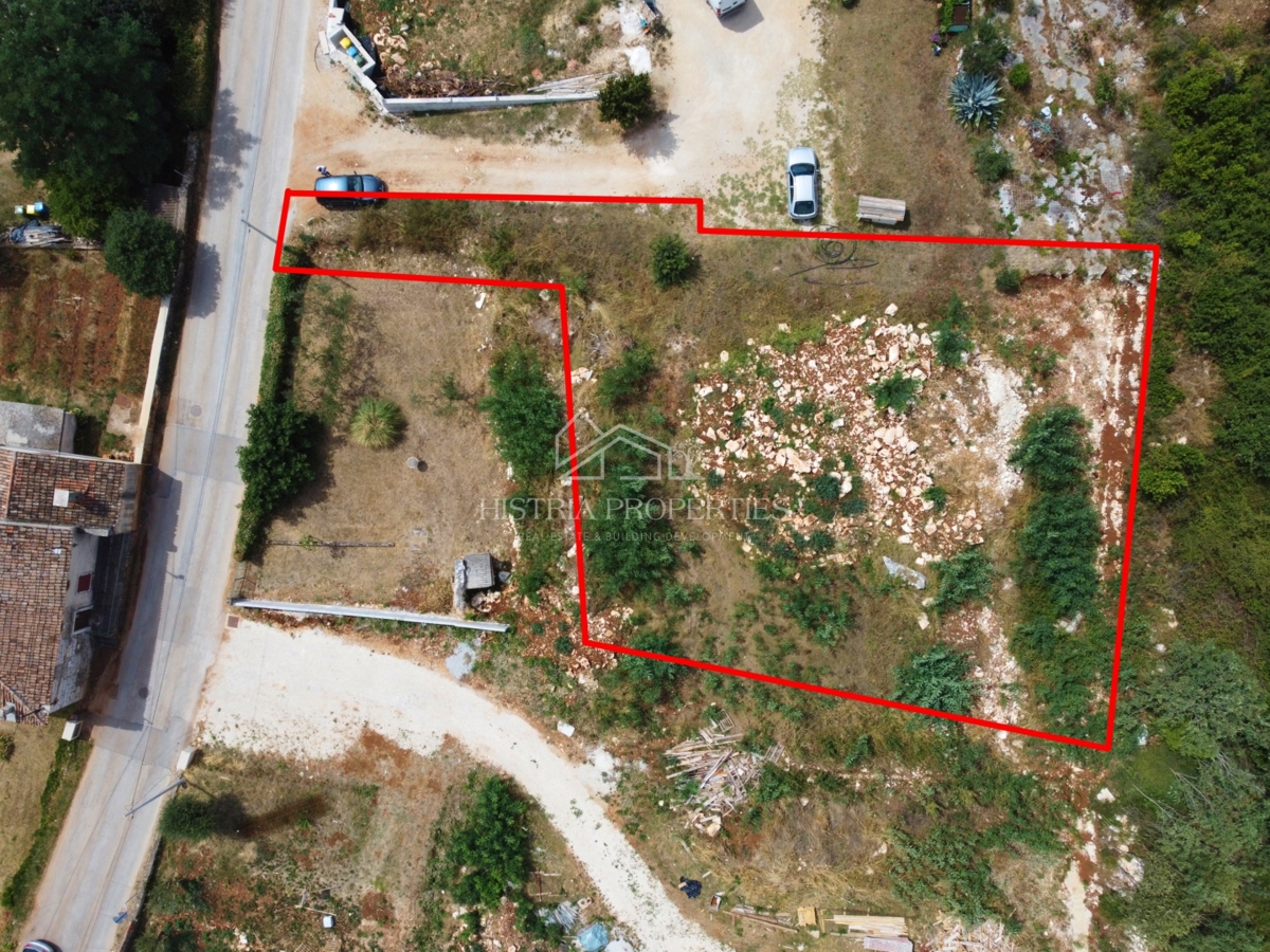 Vista panoramica sul mare e posizione attraente con un progetto moderno pronto per la costruzione