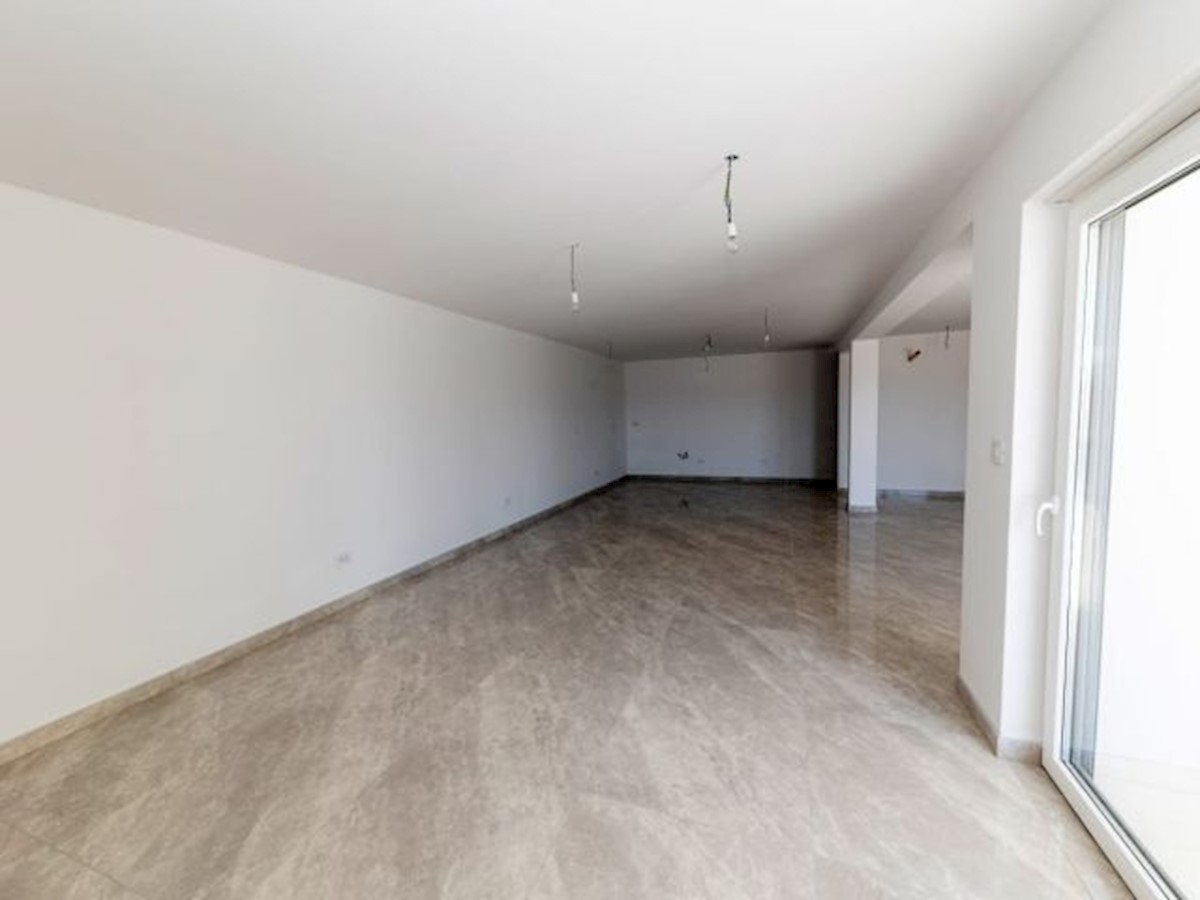 Commerciale Crikvenica, 603m2