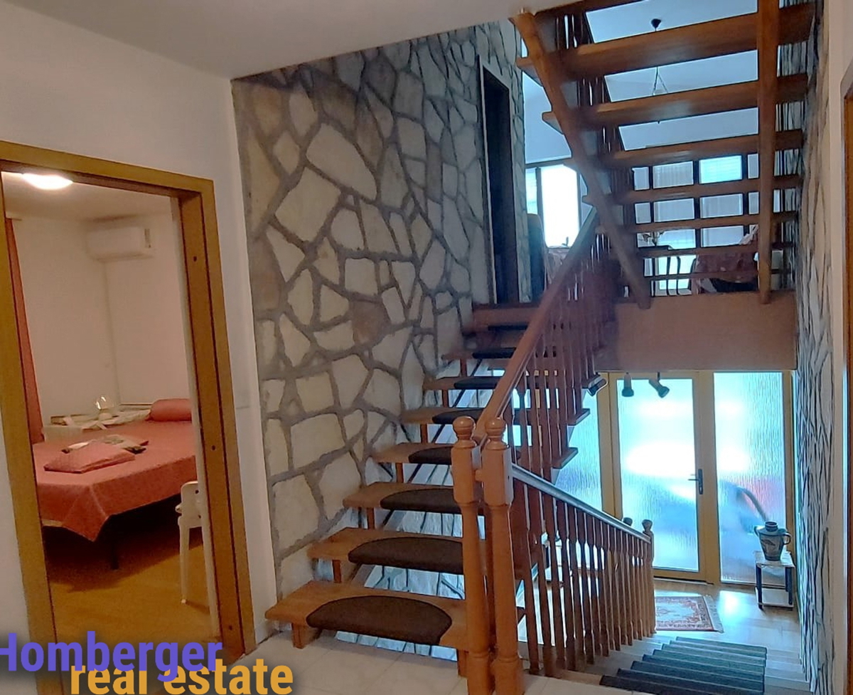 Sognante bellezza su un rilievo con 12 camere da letto e 5 bagni - vista incantevole