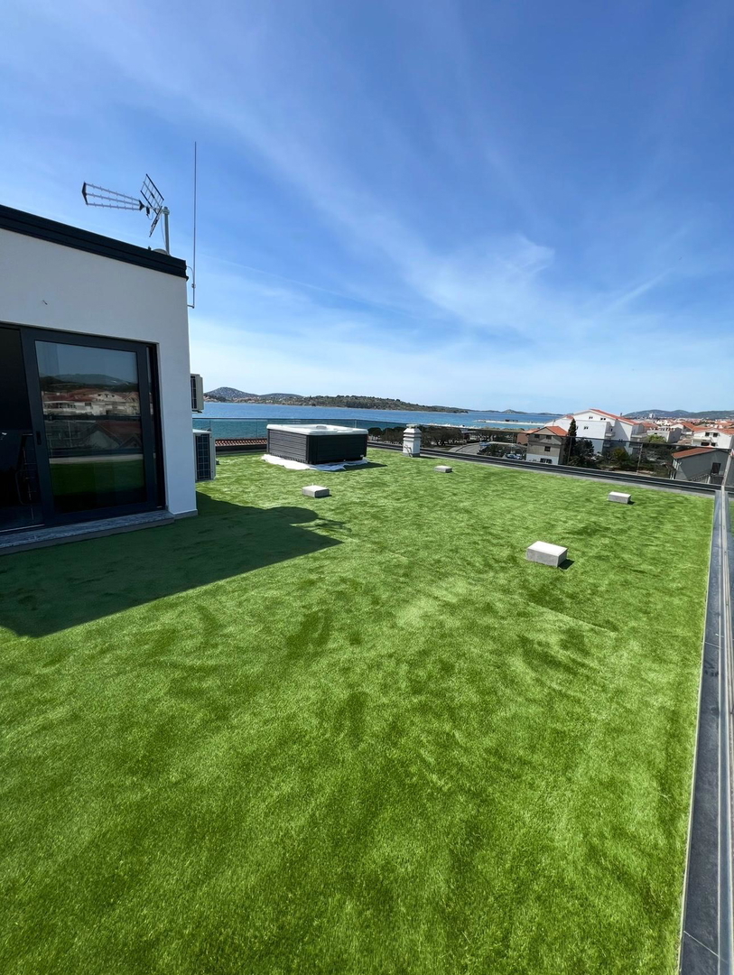 Vodice- Srima, appartamenti in prossimità immediata della spiaggia