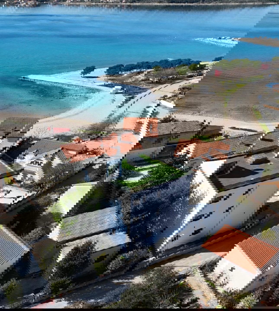 Vodice- Srima, appartamenti in prossimità immediata della spiaggia