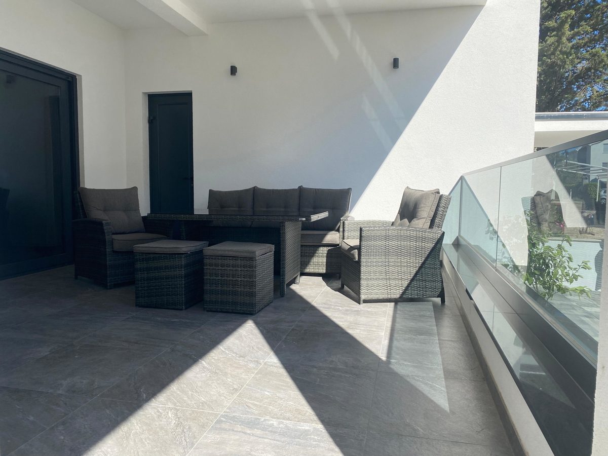 Vodice- Srima, appartamenti in prossimità immediata della spiaggia