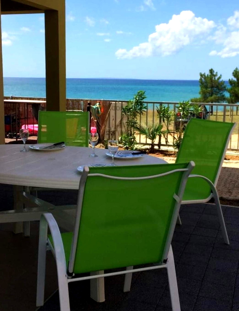 Investimento e vita sul mare: appartamento a Povljana con posto auto