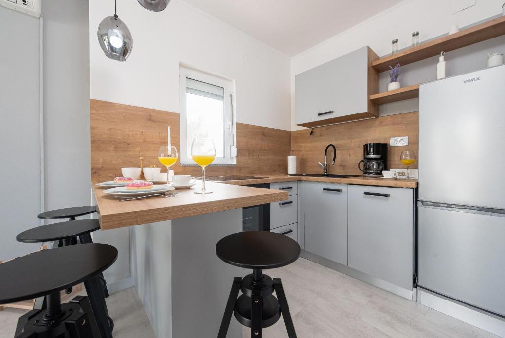 Villa con piscina e cascata – paradiso privato vicino al mare