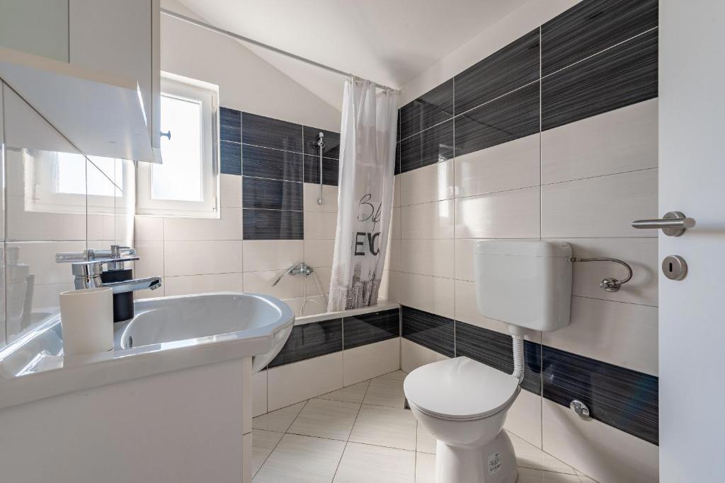 Villa con piscina e cascata – paradiso privato vicino al mare