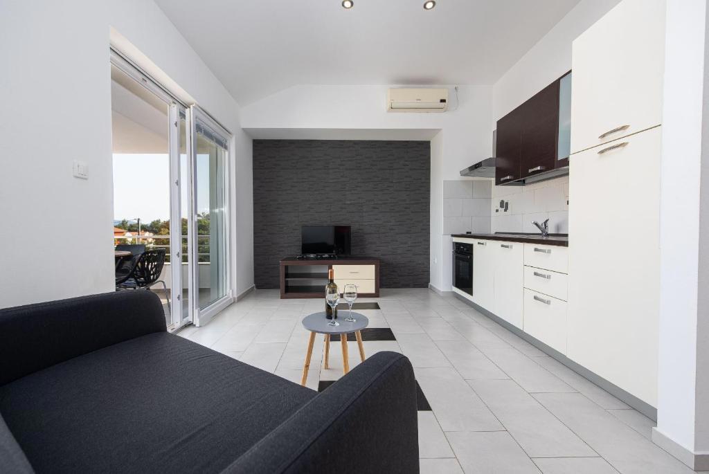 Villa con piscina e cascata – paradiso privato vicino al mare