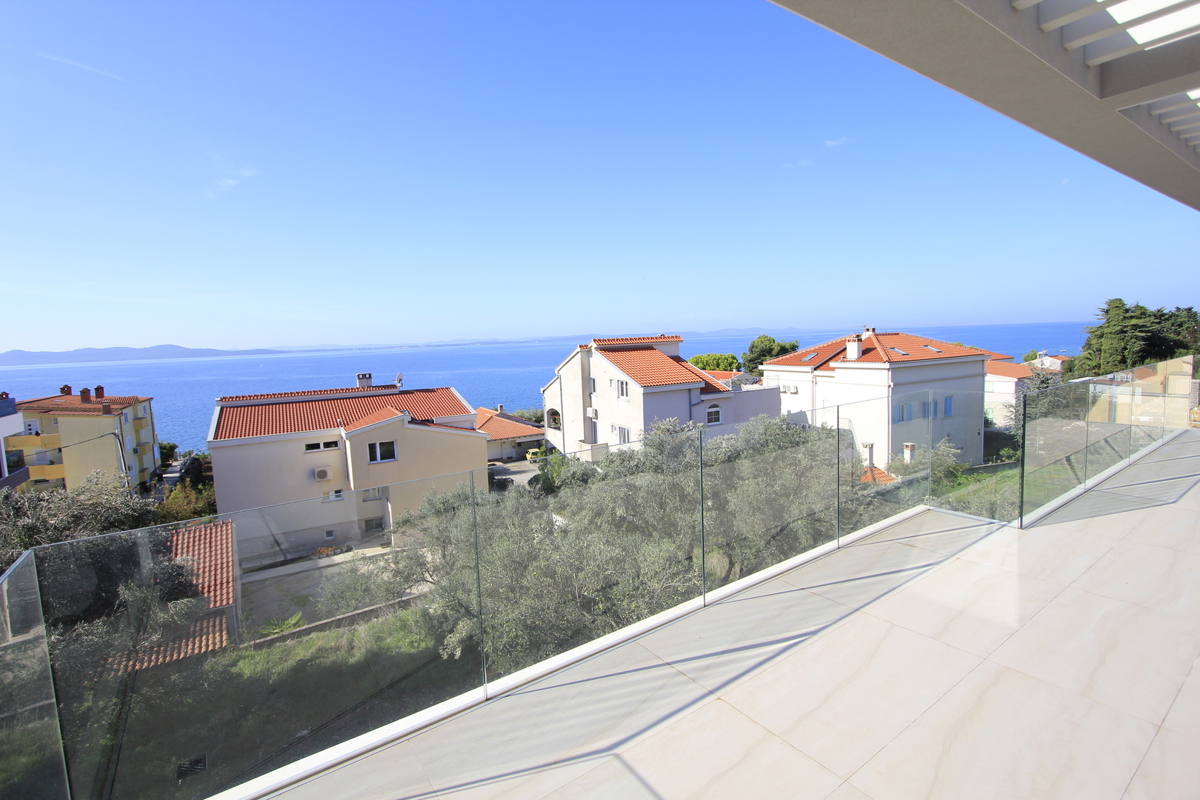 Appartamento moderno con terrazza sul tetto - vista panoramica sul mare