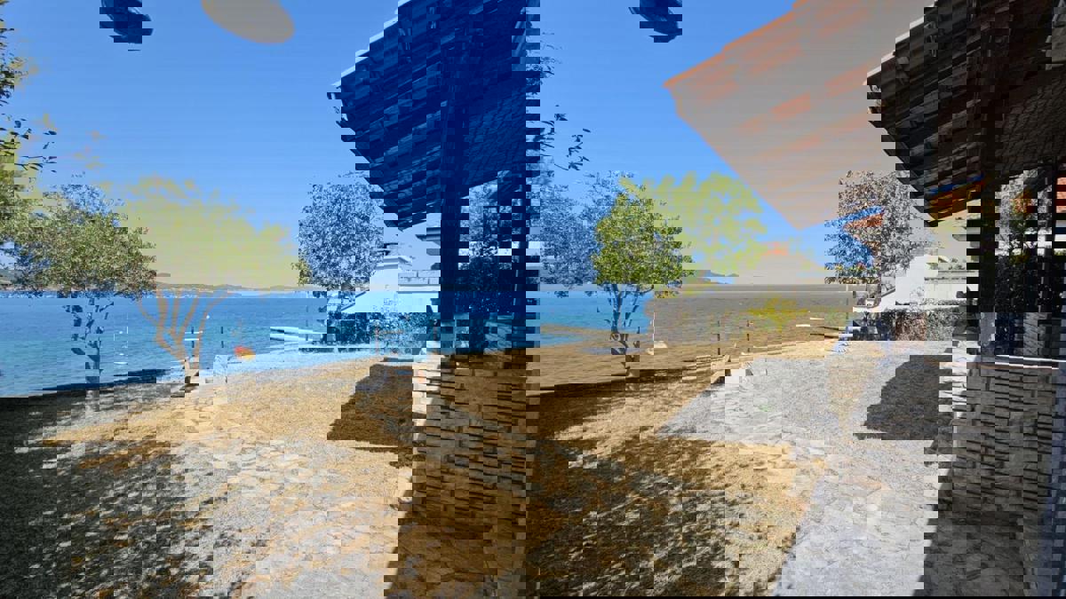 Casa in prima fila sul mare e sulla spiaggia