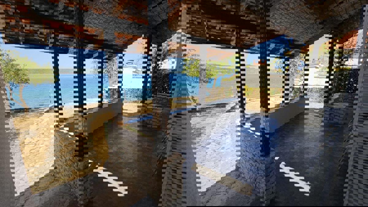 Casa in prima fila sul mare e sulla spiaggia