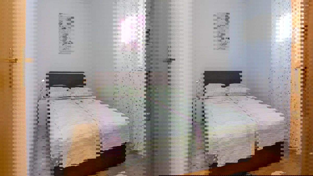 Casa con appartamenti con piscina