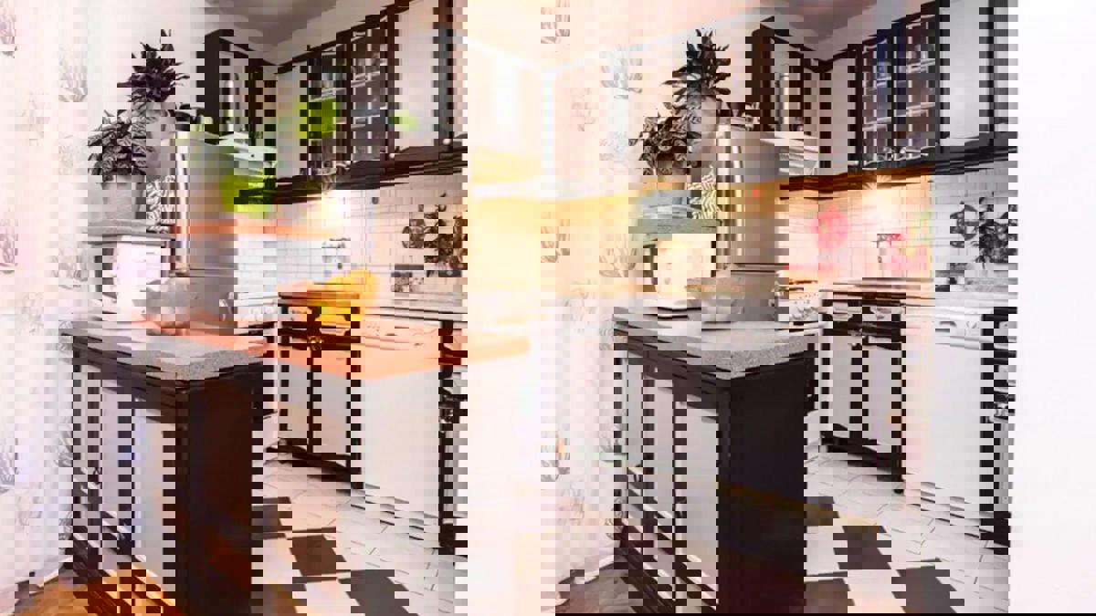 Casa con appartamenti con piscina