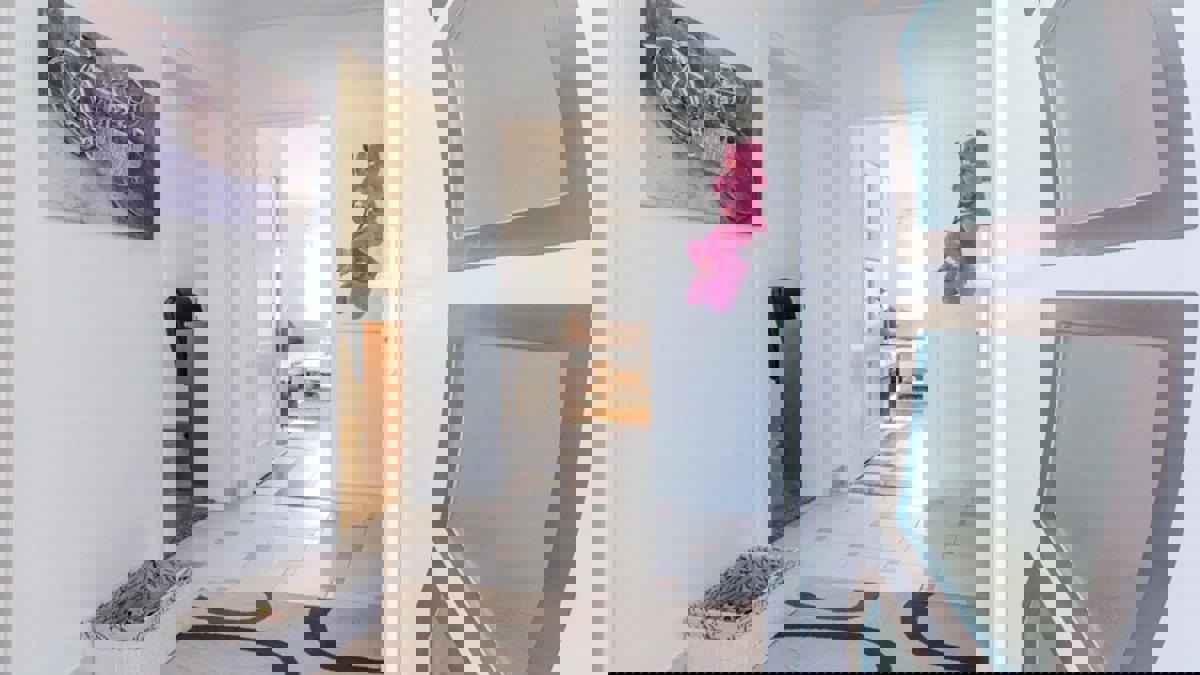 Casa con appartamenti con piscina