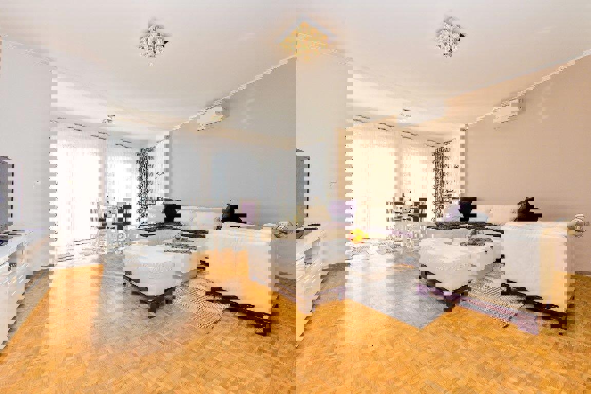 Villa spaziosa con appartamenti