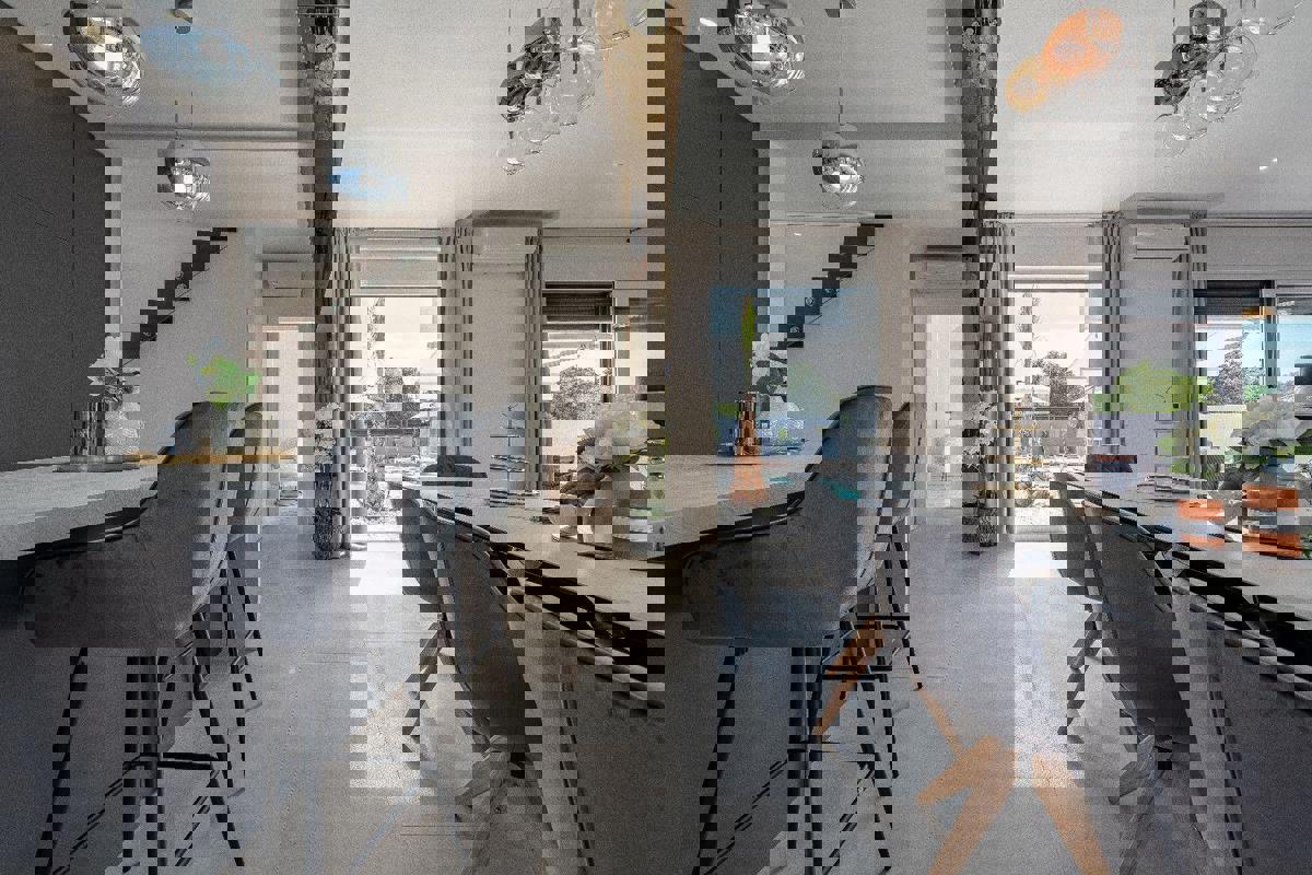 Ampia villa moderna in posizione tranquilla