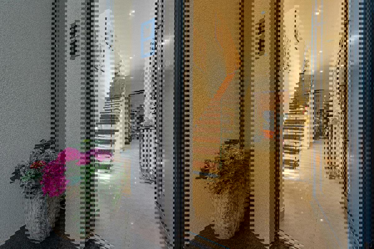 Ampia villa moderna in posizione tranquilla